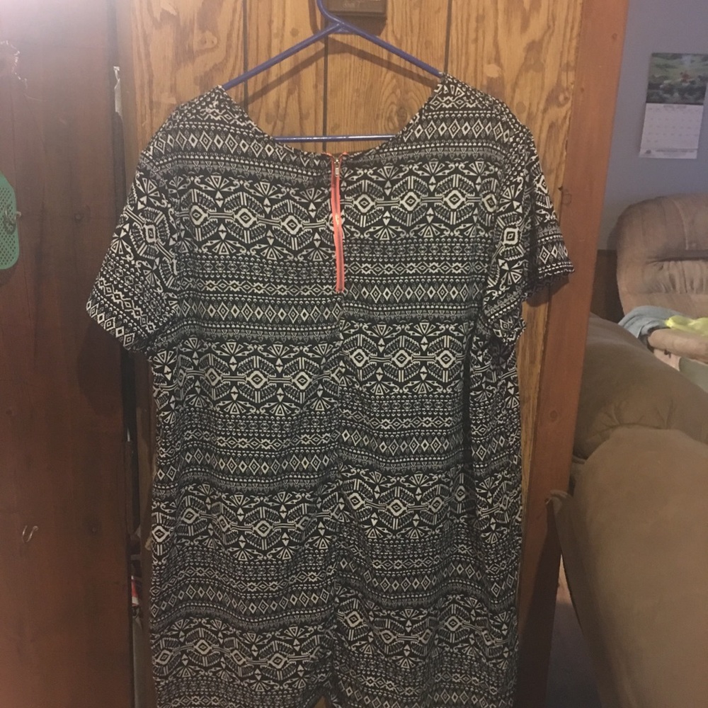 Pattern dress - Picture 3 of 3